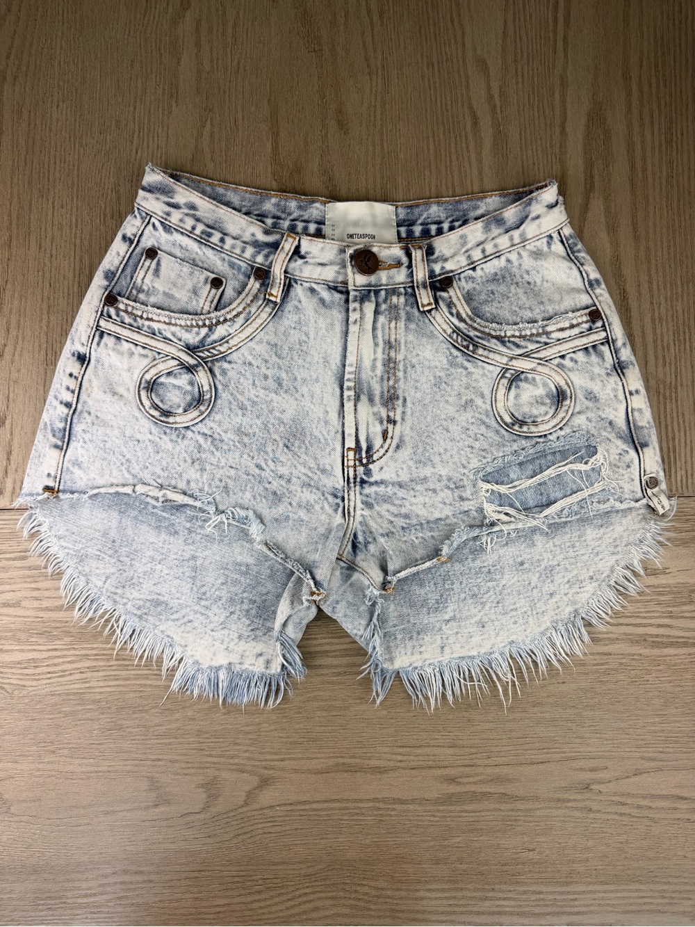 One Teaspoon Bandits Denim Shorts Size 26 Acid Wash Distressed Raw Hem